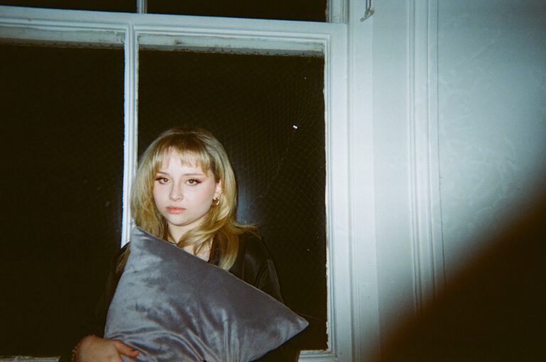Seymour releases fierce new single ‘Voicenote Monologue’