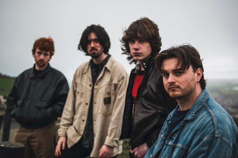 Sister Envy return with their third single ‘Swallowed By The Ground’ out on the 28th February, their most immediate song yet.