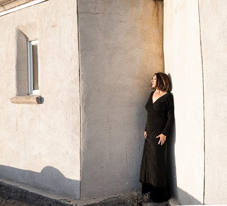 Master Pianist Elizabeth Naccarato Bridges the Enlightenment and the Modern Age in New Immersive Album “Salonnières”